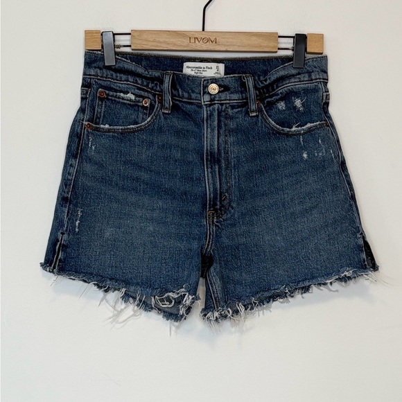 Abercrombie & Fitch Pants - Abercrombie & Fitch the 4” mom high rise shorts , sz 4